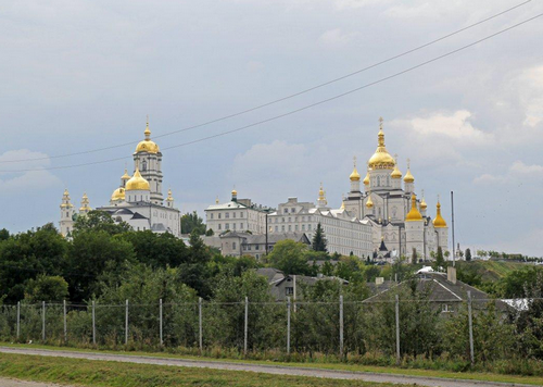 На території Почаївської лаври УПЦ МП проводять обшуки у справі про шахрайство 